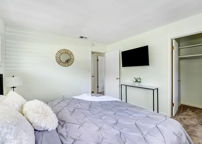 Quiet Location Duplex House - Minutes Away From Everything - Winter Park, Florida