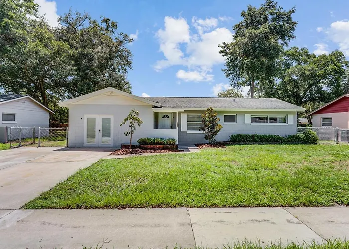 Quiet Location Duplex House - Minutes Away From Everything - Winter Park, Florida