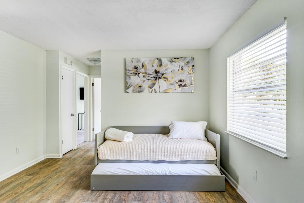 Apartment Quiet Location Duplex House - Minutes Away From Everything - Winter Park, Florida *