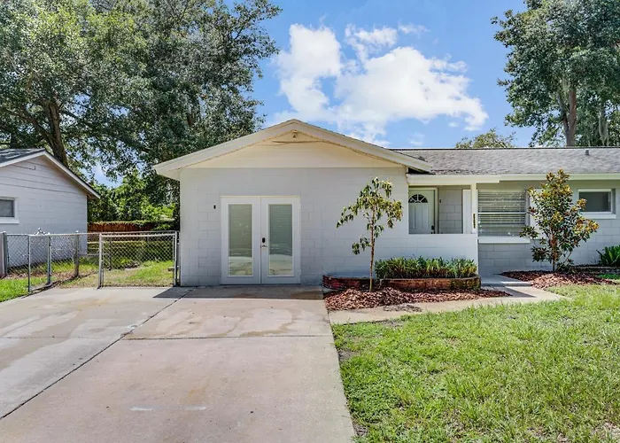 Quiet Location Duplex House - Minutes Away From Everything - Winter Park, Florida